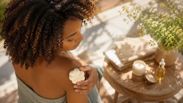 Hydrater et nourrir vos cheveux secs efficacement
